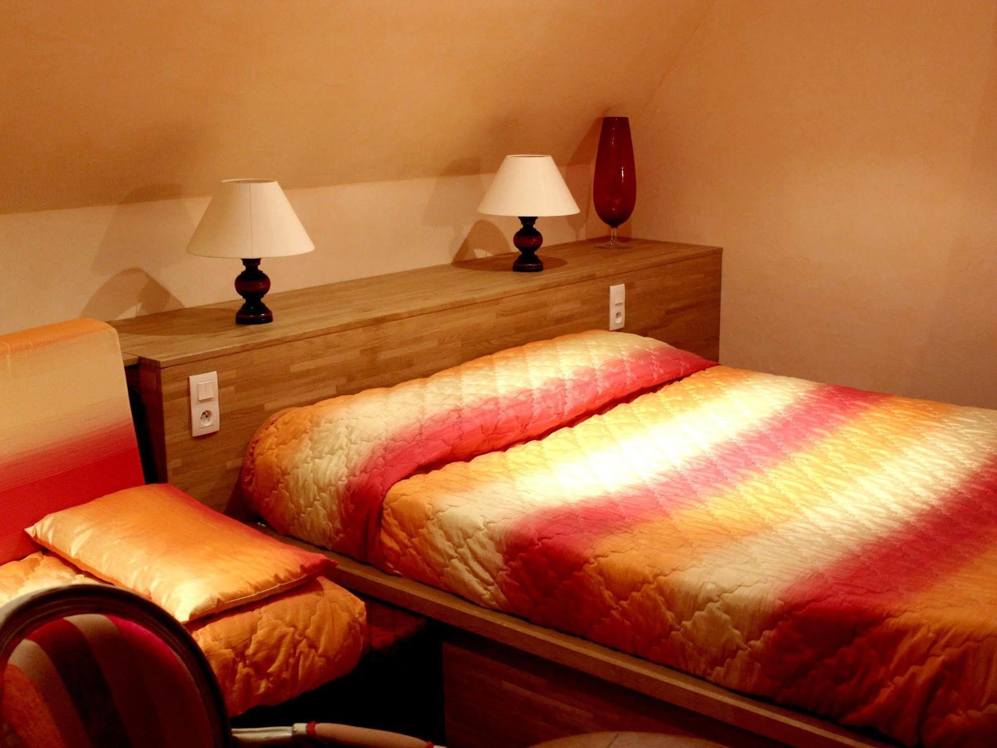 Logis Hotel Calisola Besancon - Soiree Etape Chalezeule Kültér fotó